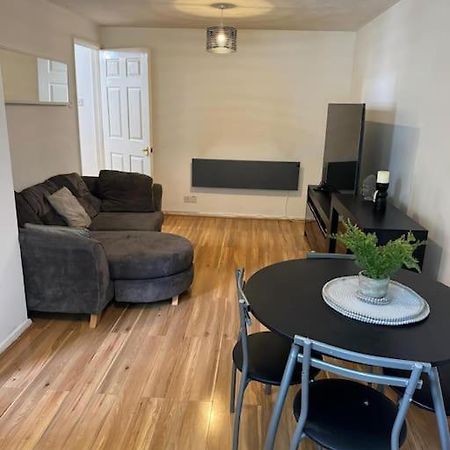 A Cozy Apartment In Barking บาร์คกิ้ง ภายนอก รูปภาพ