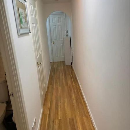 A Cozy Apartment In Barking บาร์คกิ้ง ภายนอก รูปภาพ