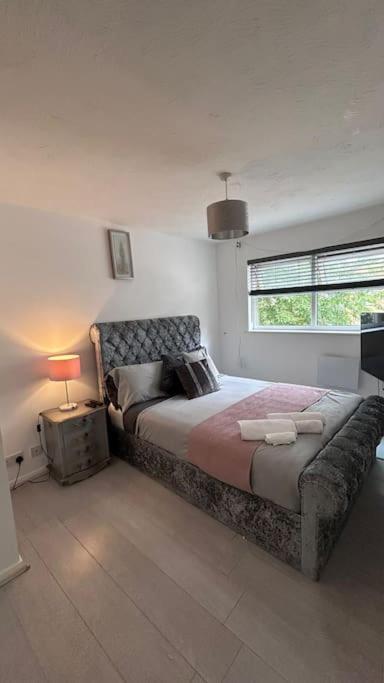 A Cozy Apartment In Barking บาร์คกิ้ง ภายนอก รูปภาพ